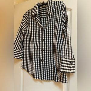 Foxcroft black & white gingham print no-iron fitted button down - Size 8